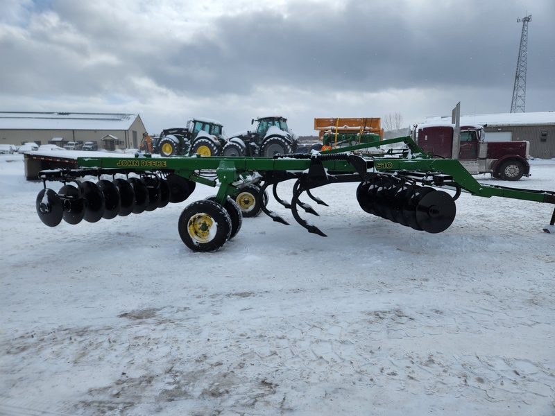 Tillage Equipment  John Deere 510 Disc Ripper Photo