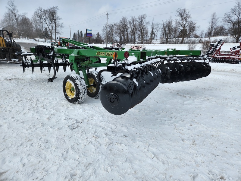 Tillage Equipment  John Deere 510 Disc Ripper Photo