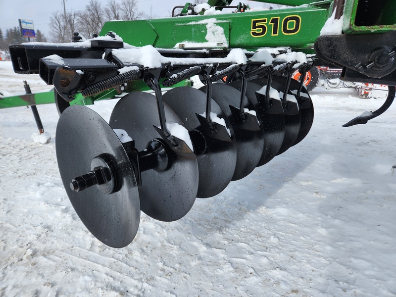 Tillage Equipment  John Deere 510 Disc Ripper Photo