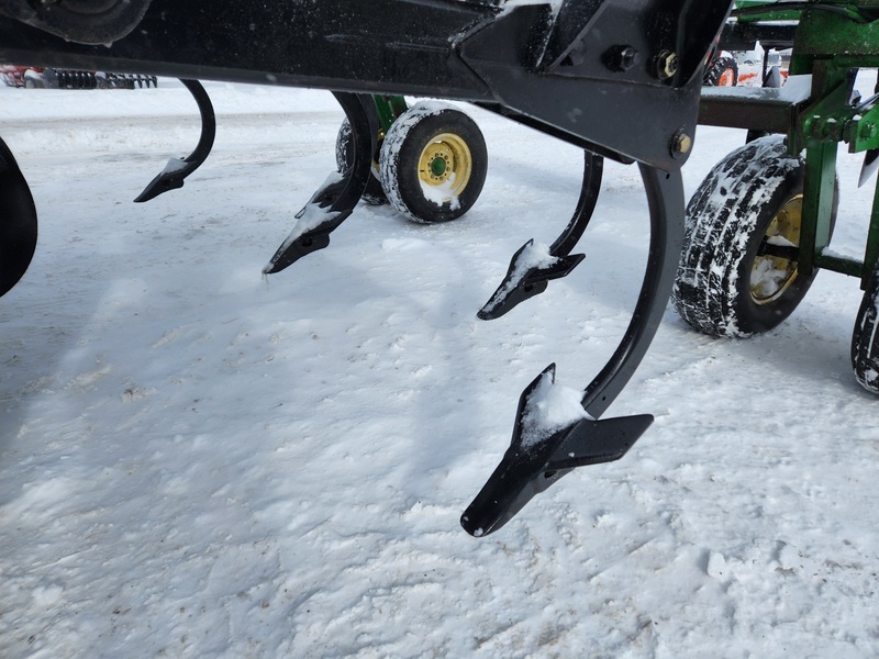 Tillage Equipment  John Deere 510 Disc Ripper Photo