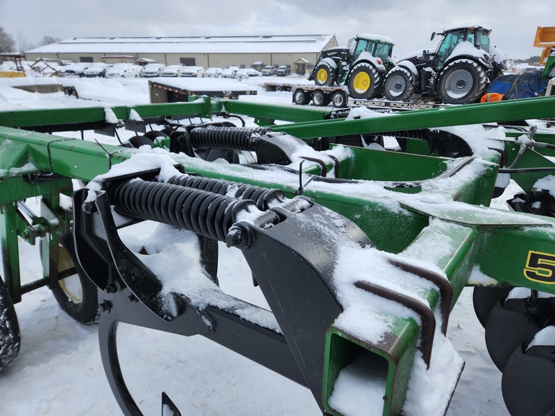 Tillage Equipment  John Deere 510 Disc Ripper Photo