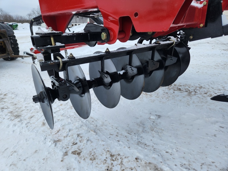 Soil Savers and Chisel Plows  Case IH 690 Disc Ripper Photo