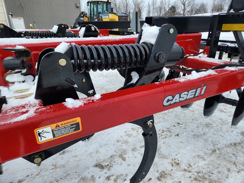 Soil Savers and Chisel Plows  Case IH 690 Disc Ripper Photo