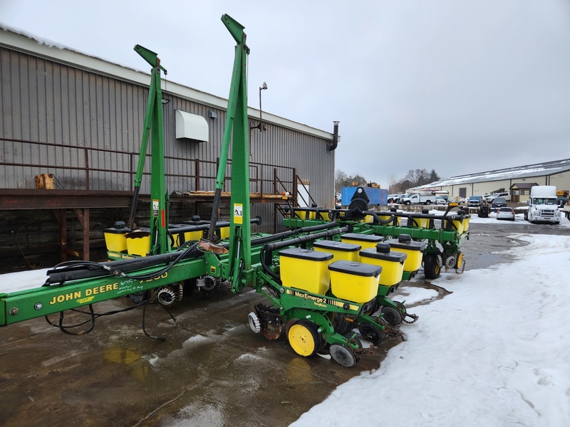 John Deere 7200 Planter 