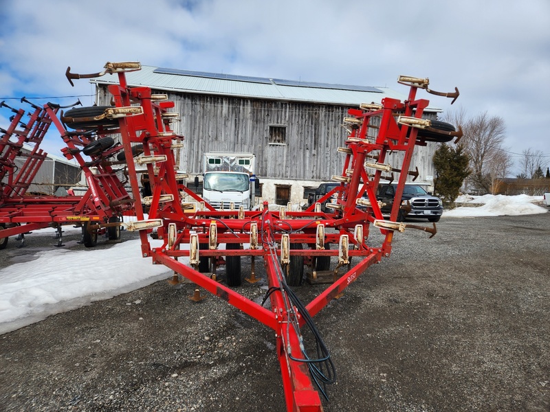 Cultivators  Wil-rich 2500 Cultivator  Photo