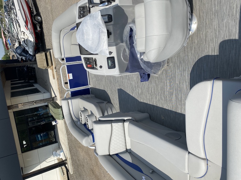 Boats  2023 Bennington SV18 L-Bench pontoon boat Photo