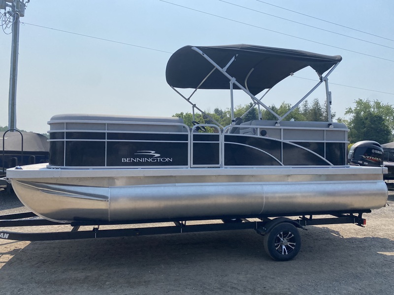 Boats  2023 Bennington SV20 Quad Bench pontoon boat Photo