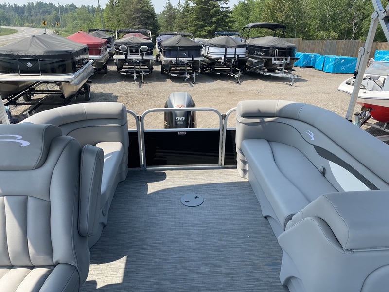 Boats  2023 Bennington SV20 Quad Bench pontoon boat Photo