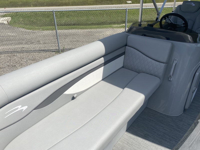 Boats  2023 Bennington SV20 Quad Bench pontoon boat Photo