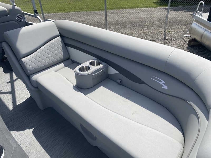 Boats  2023 Bennington SV20 Quad Bench pontoon boat Photo