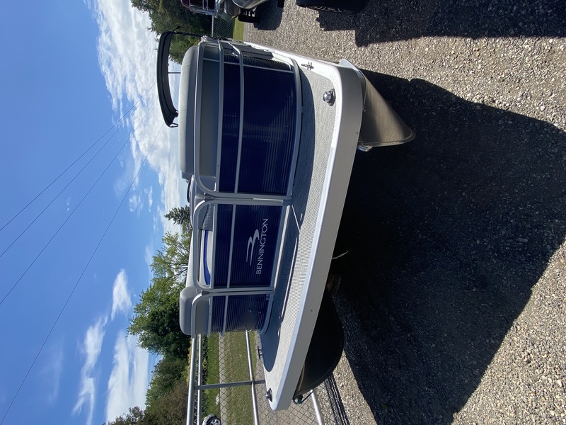 Boats  2024 Bennington SV20 L-Bench pontoon boat Photo