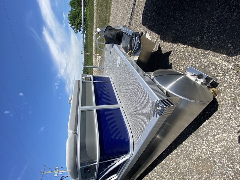 Boats  2024 Bennington SV20 L-Bench pontoon boat Photo