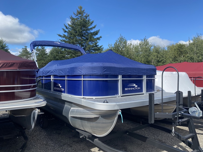 Boats  2023 Bennington SV22 Quad Bench pontoon boat Photo