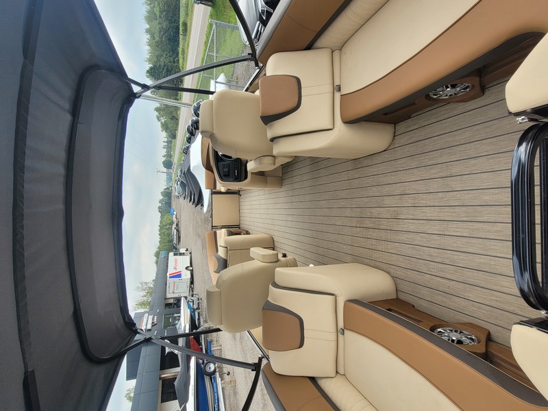 Boats  Legend V-Series Prestige Lounge Sport Pro w Merc 90HP *Save $31,000* Photo