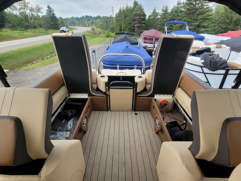 Boats  Legend V-Series Prestige Lounge Sport Pro w Merc 150HP *Save $28,000* Photo