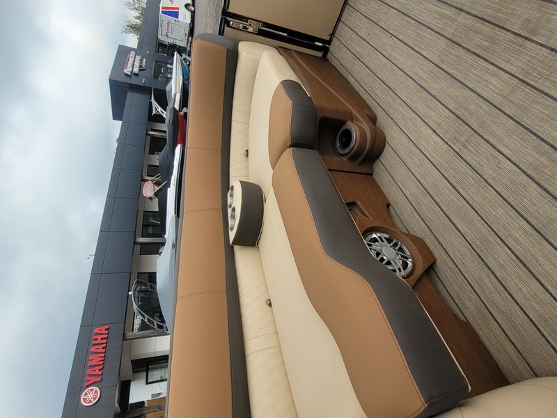 Boats  Legend V-Series Prestige Lounge Sport Pro w Merc 150HP *Save $28,000* Photo